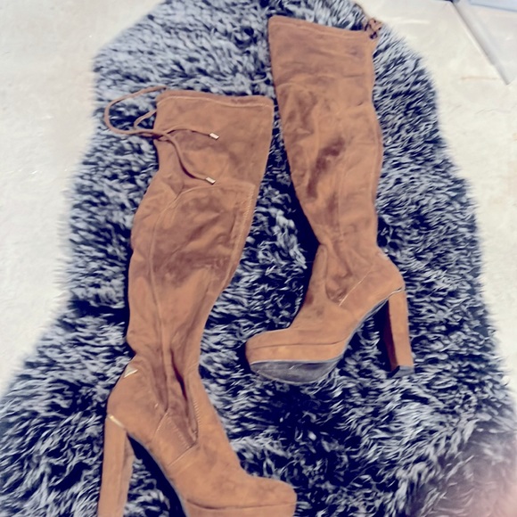 Guess thigh high boots - Picture 2 of 3